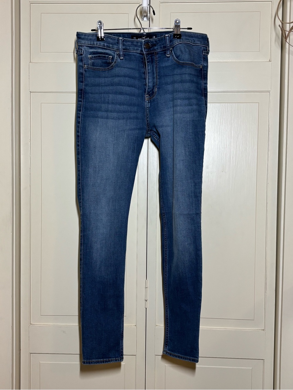 Hollister Slim Skinny Jeans in Medium Blue Wash